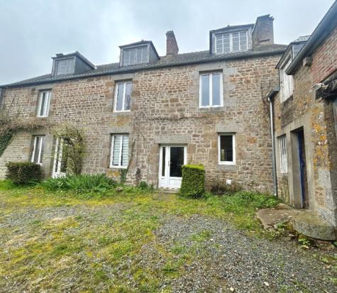 Ancien corps de ferme avec 9 000 m² de terrain à Ste HONORINE LA CHARDONNE REF: V1065