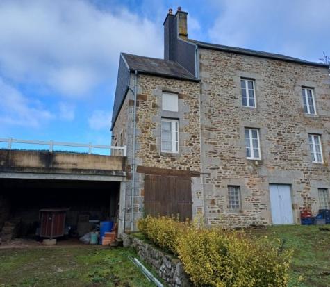 Grande maison avec beaucoup de potentiel à SAINT GEORGES DES GROSEILLERS Ref V 1060