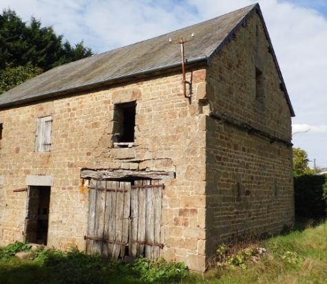 98/04 ENSEMBLE DE 4 BATIMENTS dont 1 MAISON A RENOVER CU POSITIF