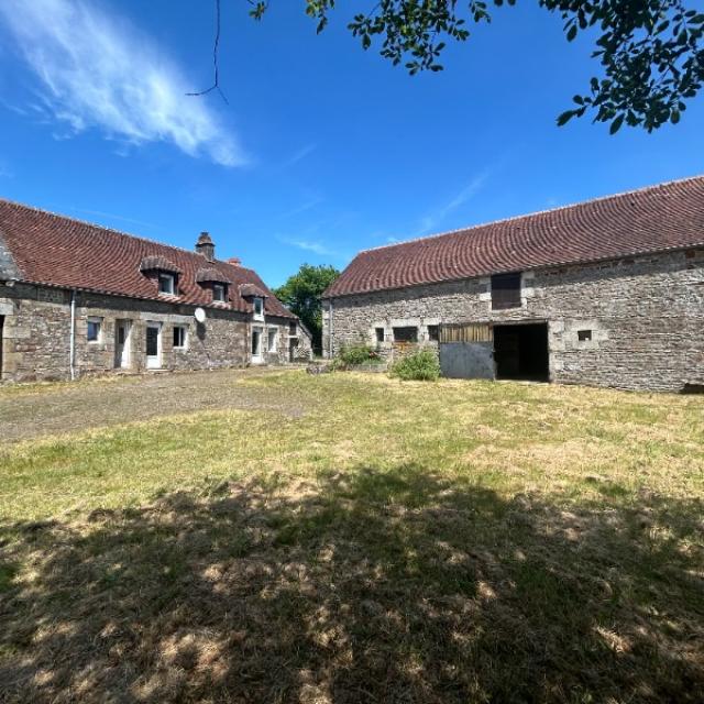 Ancien corps de Ferme à réhabiliter sur la commune de CHAHAINS REF : V1055 